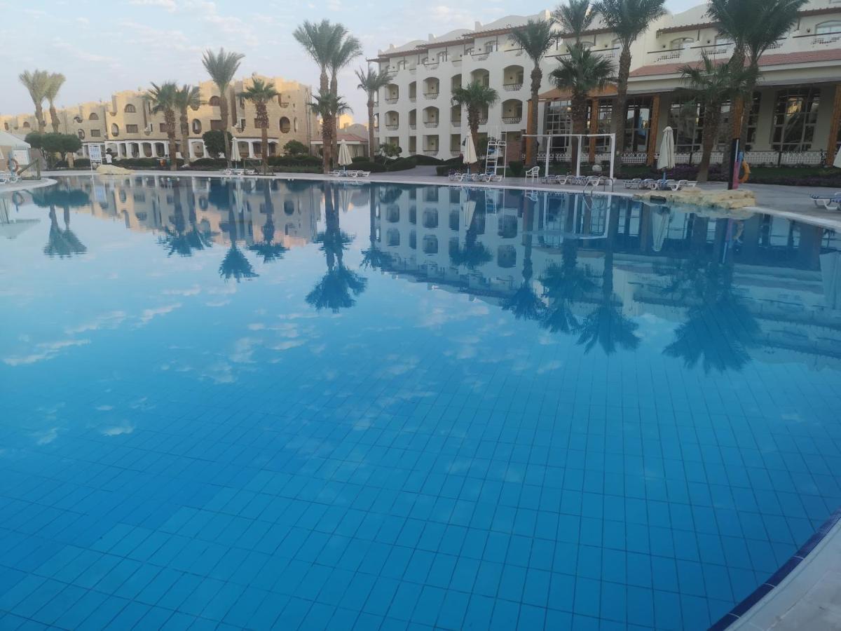 Royal Lagoons Resort & Aqua Park Families And Couples Only Hurghada Eksteriør billede